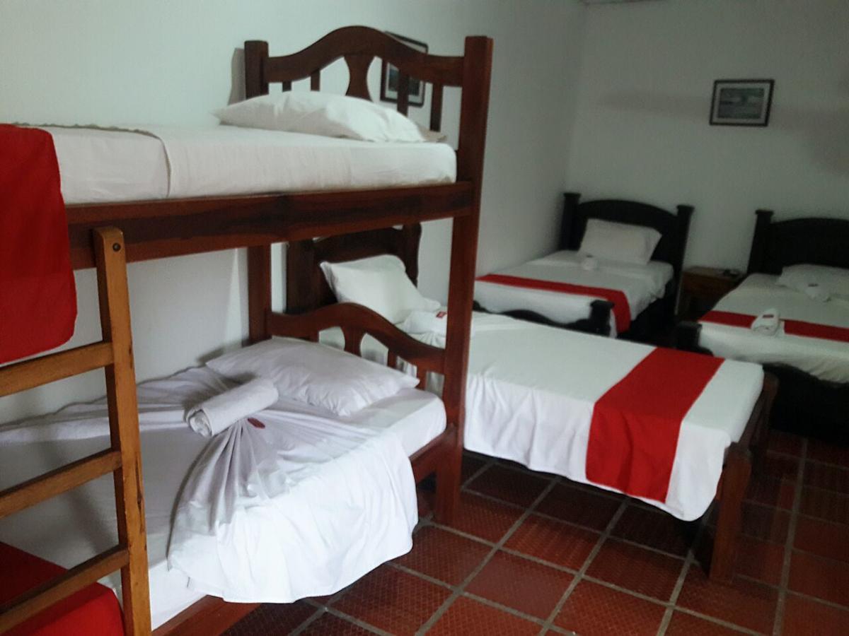 Hotel Santa Cruz De Mompox Mompos Bagian luar foto